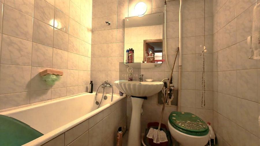 Apartament cu 3 camere decomandat în Alexandriei