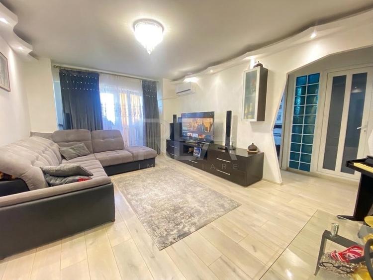 Apartament cu 3 camere semidecomandat, mobilat în 13 Septembrie