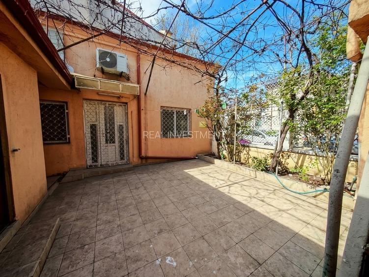 Casă cu 6 camere cu Canalizare în Ultracentral