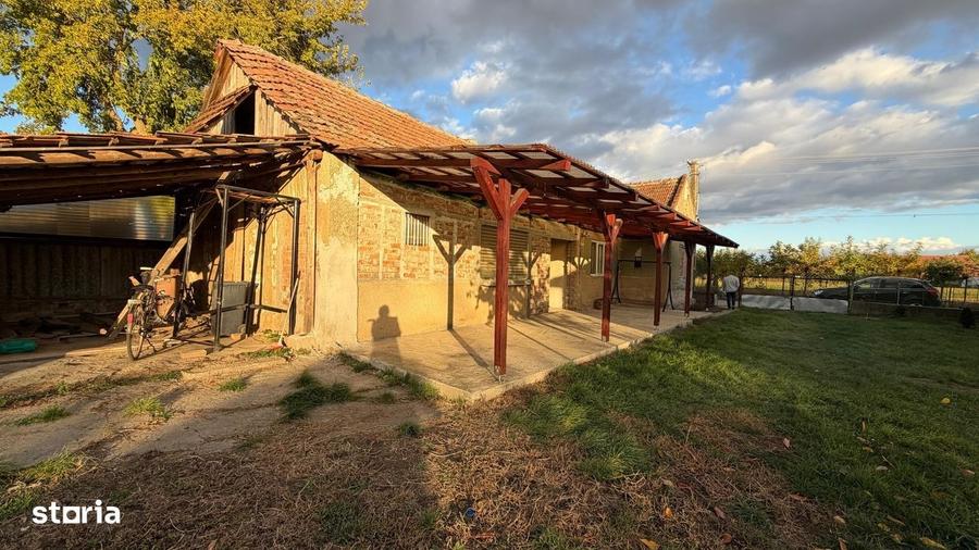 Casă cu 3 camere în Berveni