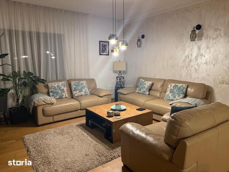 Casă cu 8 camere cu Teren 903 Mp în Central
