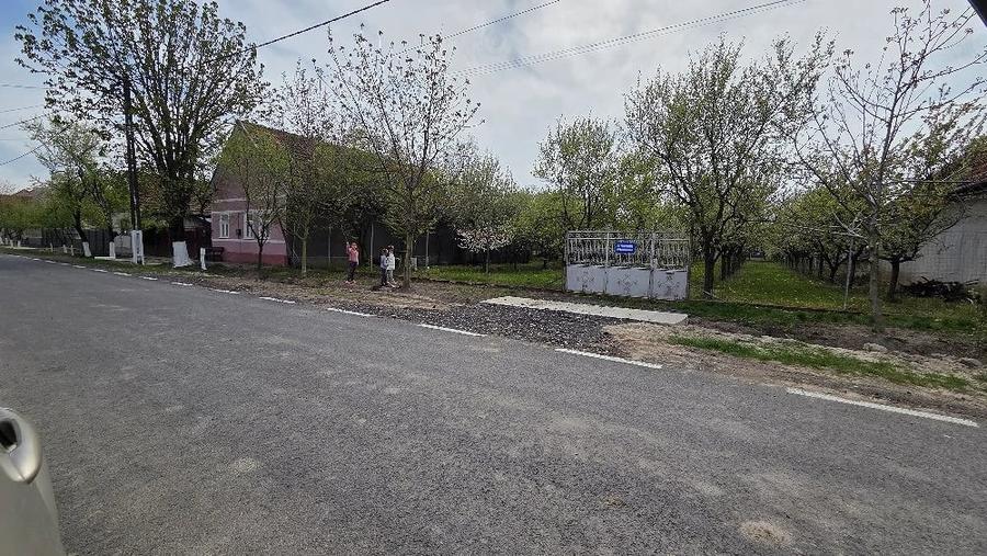 Teren de 1400 mp, în Cermei