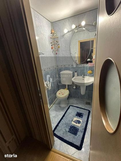 Apartament cu 4 camere decomandat în Titan