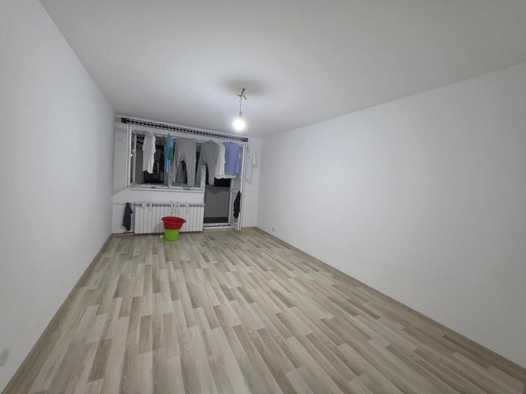 Apartament cu 3 camere decomandat în 1 Decembrie 1918