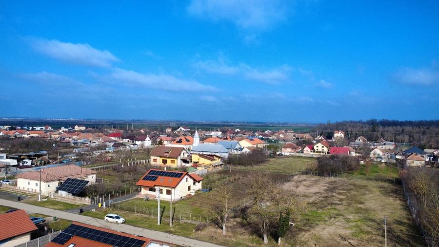 Teren Construcții intravilan de 1200 mp, în Bazoșu Nou