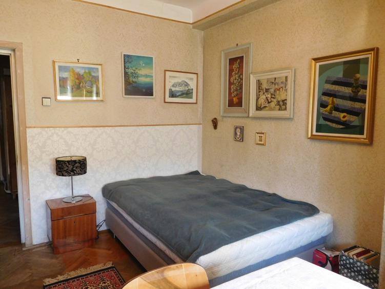 Apartament cu 5 camere decomandat în Central