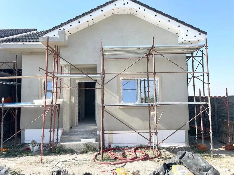 Casă cu 3 camere cu Teren 334 Mp în Urseni