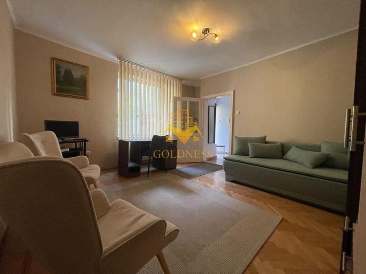 Casă individuală cu 4 camere cu Canalizare în Ultracentral