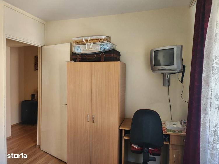 Zona Ura 2 camere etaj 2 din 4 - 15