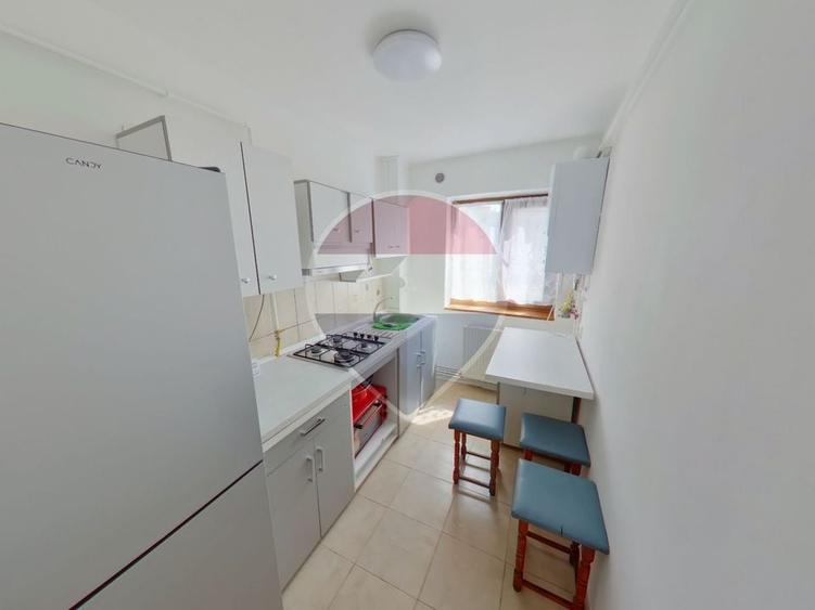 Apartament cu 2 camere decomandat, mobilat în Central