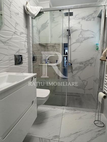 Duplex cu 6 camere cu Canalizare în Nord-Est