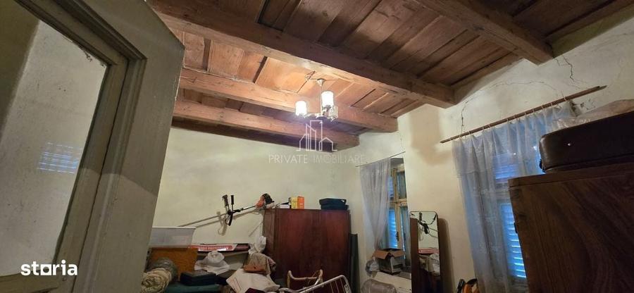 Casă cu 4 camere în Vânători