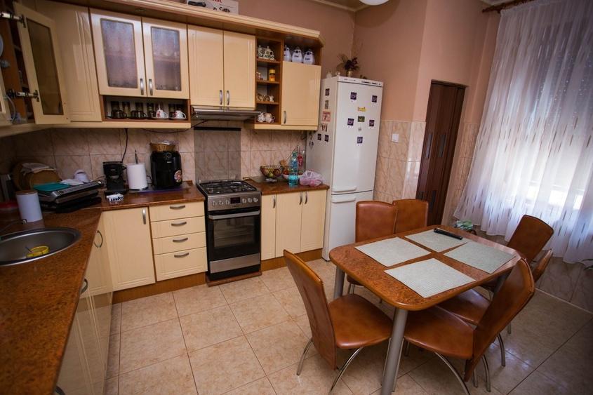 Casă cu 2 camere în Central