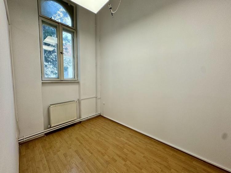 Spațiu comercial, de 389 mp, în Central