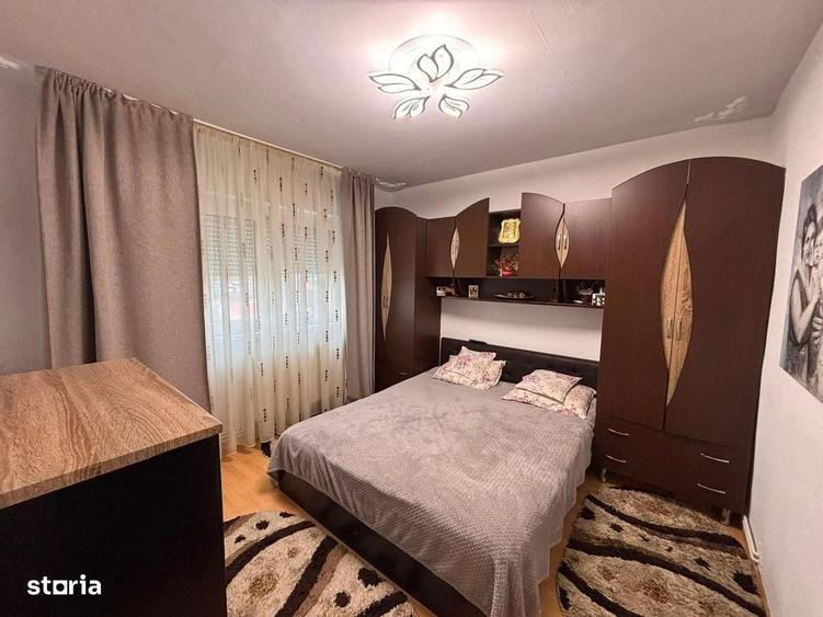 Apartament cu 3 camere decomandat în Trei Stejari