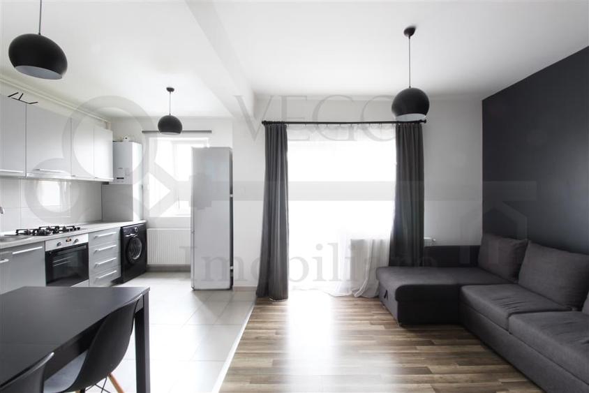 Apartament cu 3 camere semidecomandat, mobilat în Florești — fotografia 3
