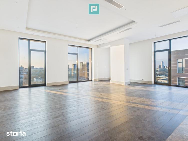 Apartament cu 4 camere decomandat în Tei