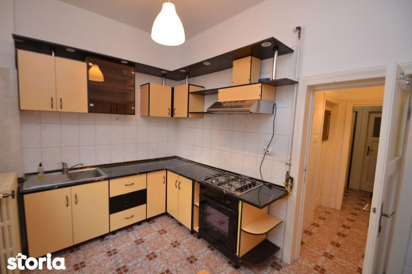 Apartament cu 3 camere în Victoriei
