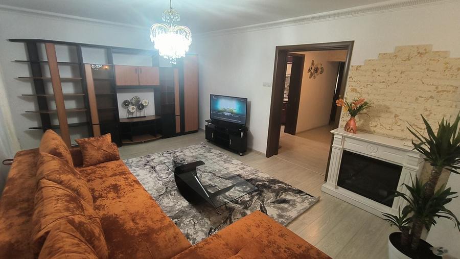 Apartament cu 3 camere decomandat în Valea Moșneagului