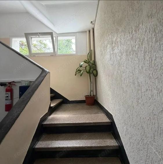 Apartament cu 2 camere semidecomandat, mobilat în Giulești
