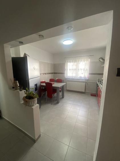 Apartament cu 2 camere decomandat în Vitan