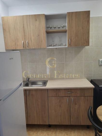 Apartament cu 2 camere semidecomandat, mobilat în Centrul Civic