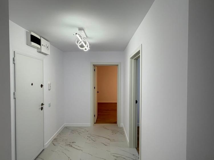 Apartament cu 2 camere decomandat în Noua