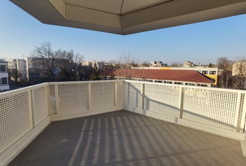 Apartament cu 3 camere decomandat, mobilat în Aviației