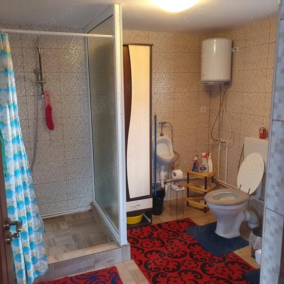 Casă cu 5 camere cu Teren 1500 Mp în Spiru Haret
