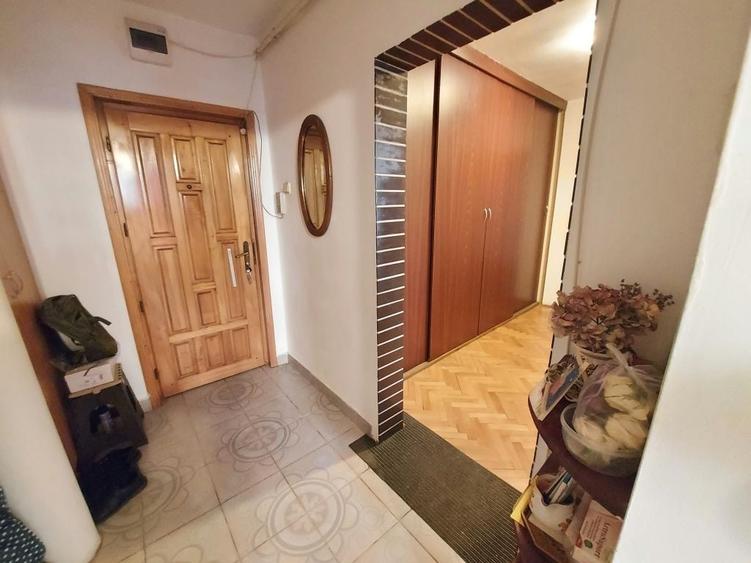 Apartament cu 2 camere decomandat în Sud