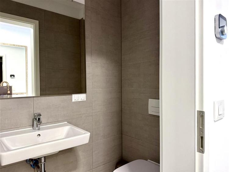 Apartament cu 3 camere decomandat în Tractorul