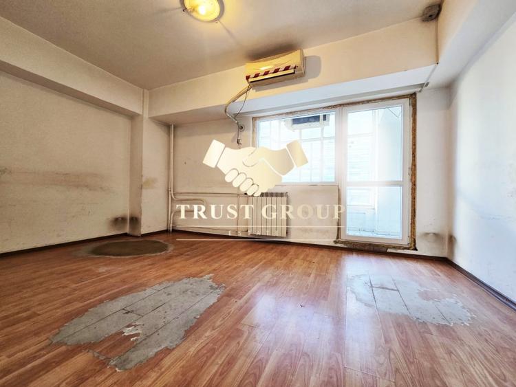 Apartament cu 5 camere decomandat în Victoriei