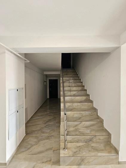 Apartament cu 3 camere decomandat în Sud