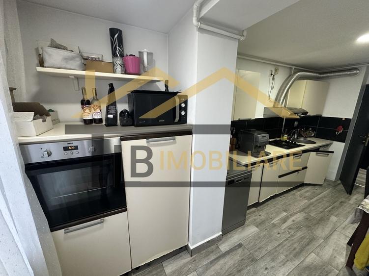 Apartament cu 3 camere decomandat în Tudor