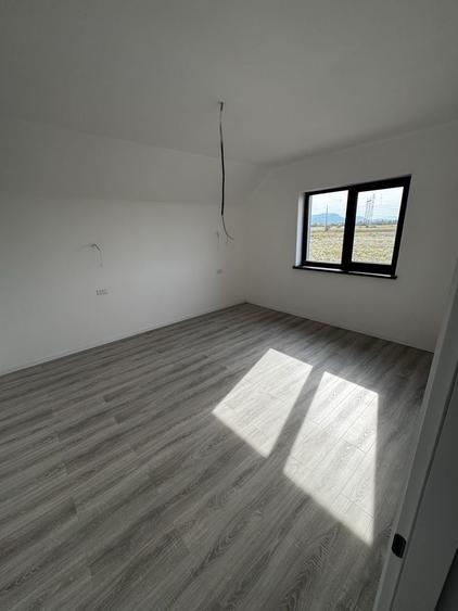 Casă cu 4 camere în Sânpetru
