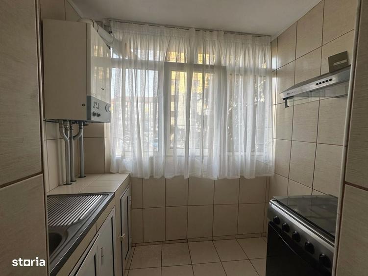Apartament cu 3 camere decomandat în Ostroveni