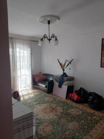 Apartament cu 3 camere decomandat în Alexandru cel Bun