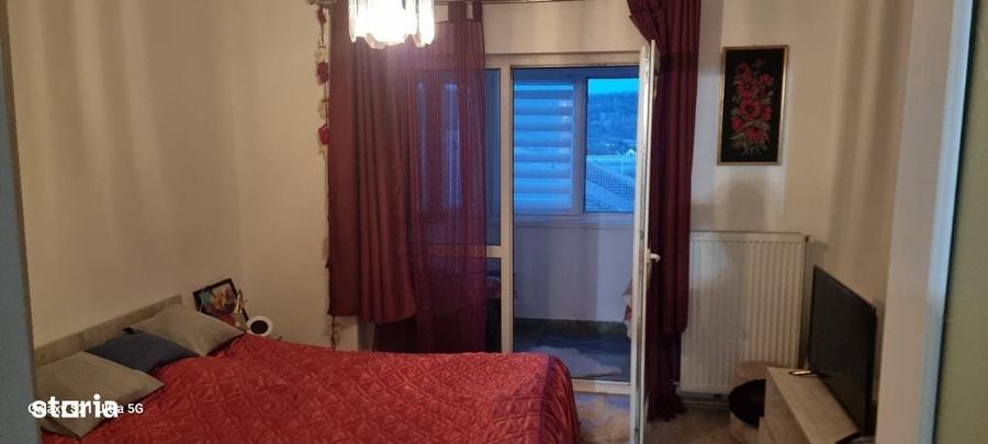Apartament cu 3 camere decomandat în Ostroveni