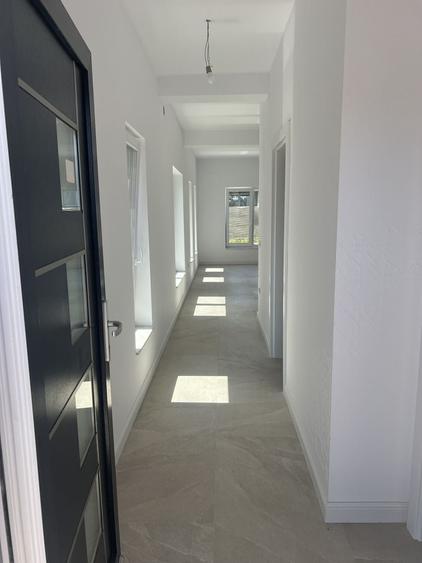 Duplex cu 5 camere cu Canalizare în Ghiroda