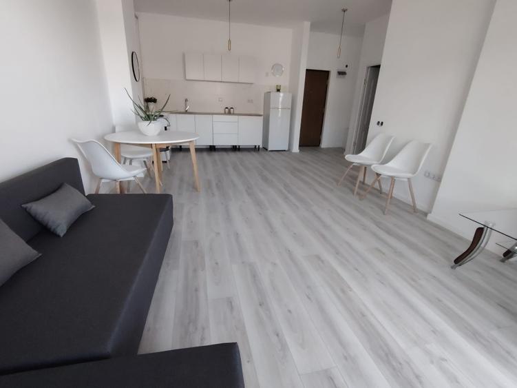Apartament cu 2 camere semidecomandat în Florești