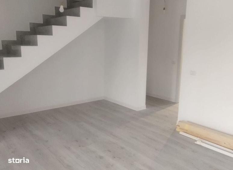 Casă cu 4 camere în Valea Adâncă