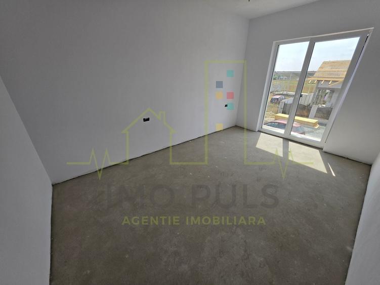 Duplex cu 4 camere cu Canalizare în Moșnița Veche