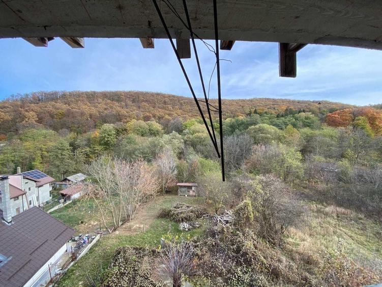 Casă cu 4 camere în Gârleni