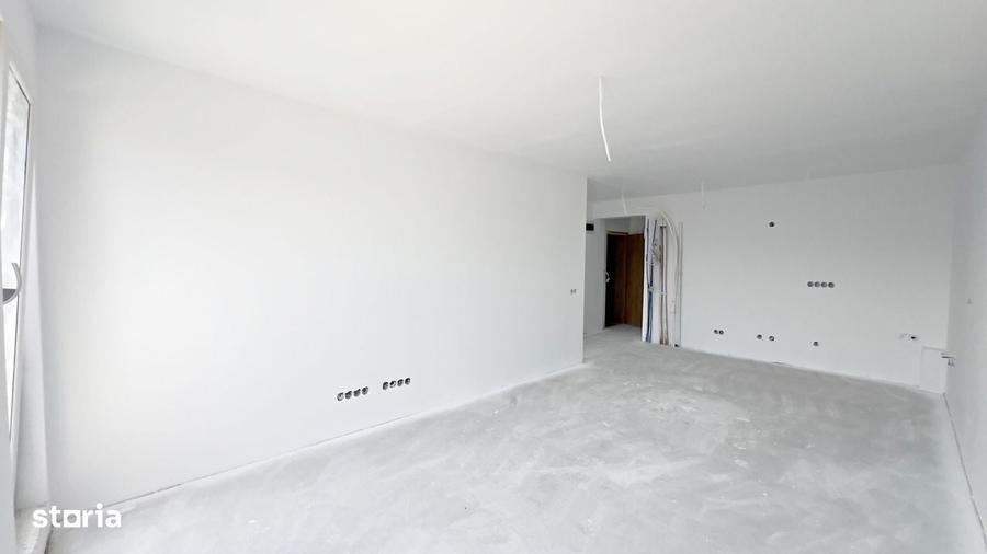 Apartament cu 3 camere decomandat în Cristian