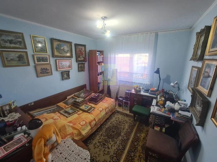 Apartament cu 3 camere decomandat în Câmpina