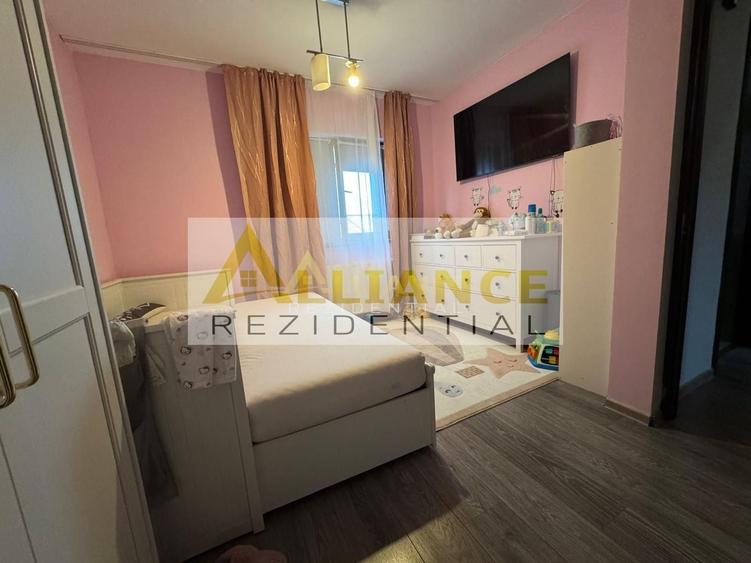 Casă individuală cu 5 camere cu Canalizare în Sud