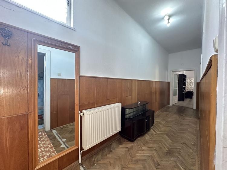 Apartament cu 2 camere semidecomandat în Centrul Istoric