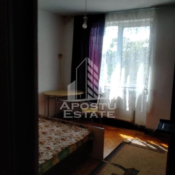 Apartament cu 3 camere decomandat, mobilat în Medicină