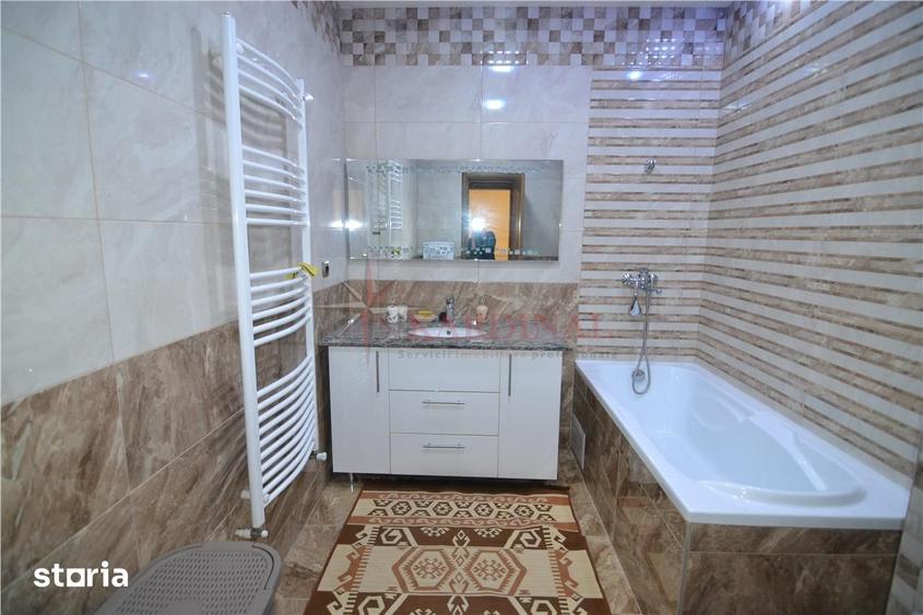 Apartament cu 3 camere decomandat, mobilat în Tractorul