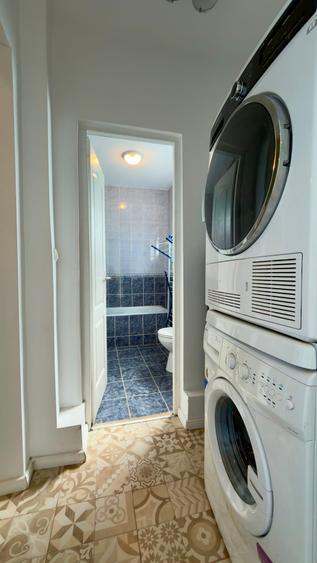 Apartament cu 3 camere decomandat, mobilat în Armeneasca